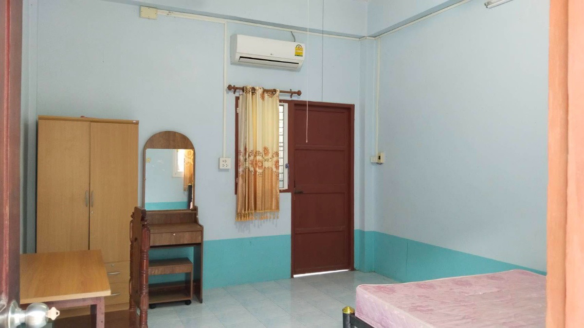 1 Bed Condo — photo 2
