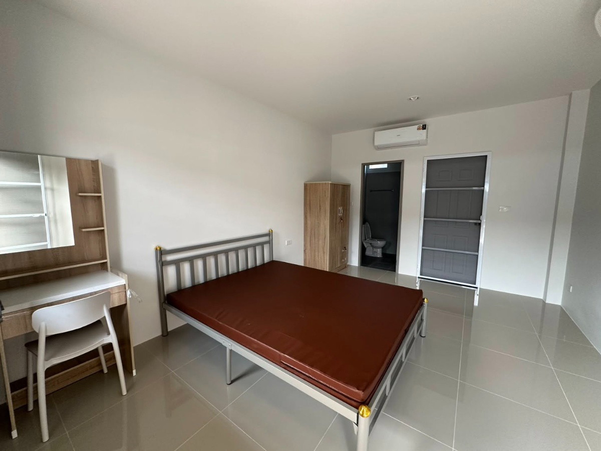 1 Bed Condo — photo 3