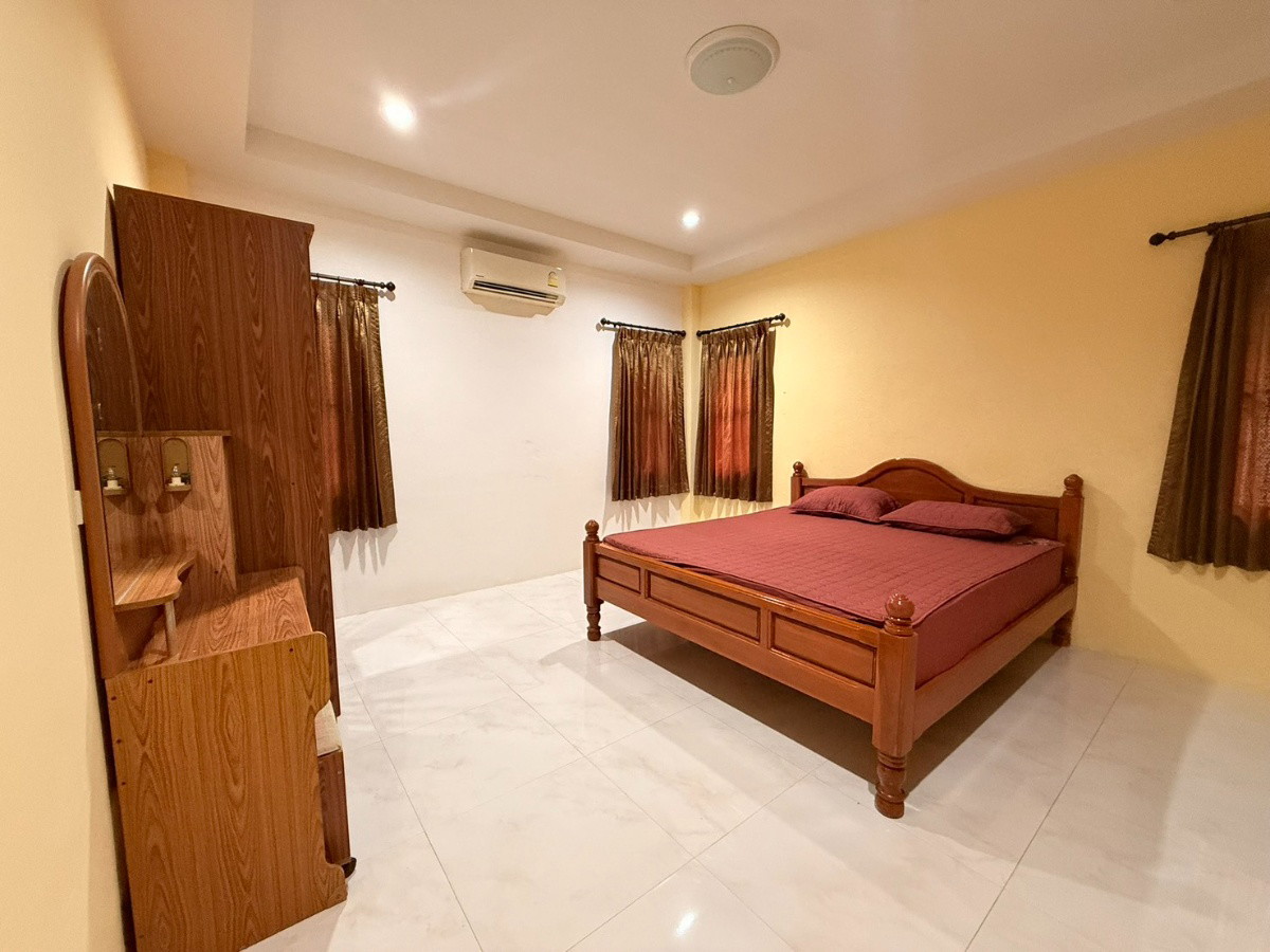 1 Bed Condo — photo 2