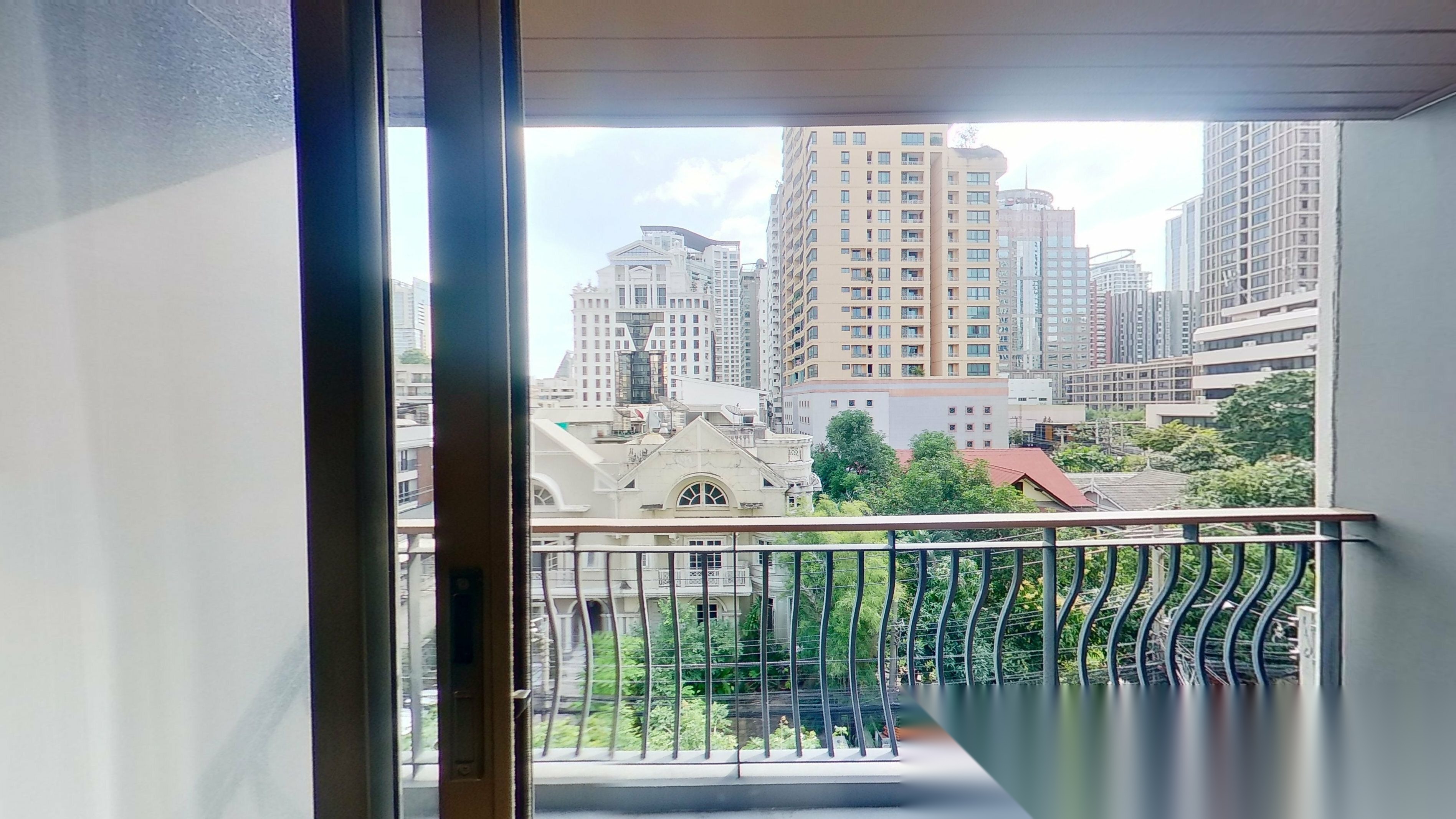 2 Bedroom Condo for sale at Klass Langsuan — photo 3