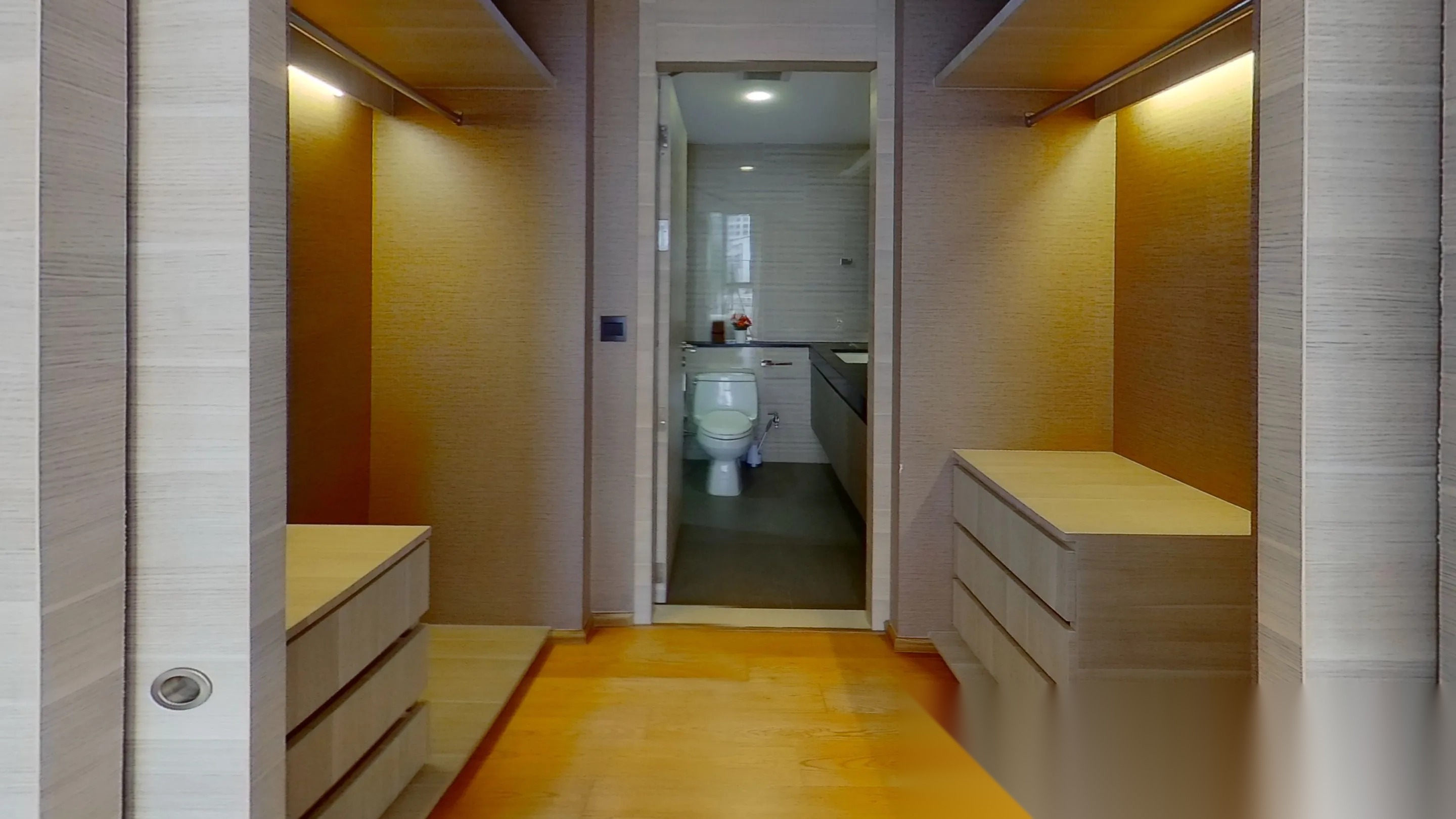 2 Bedroom Condo for sale at Klass Langsuan — photo 5