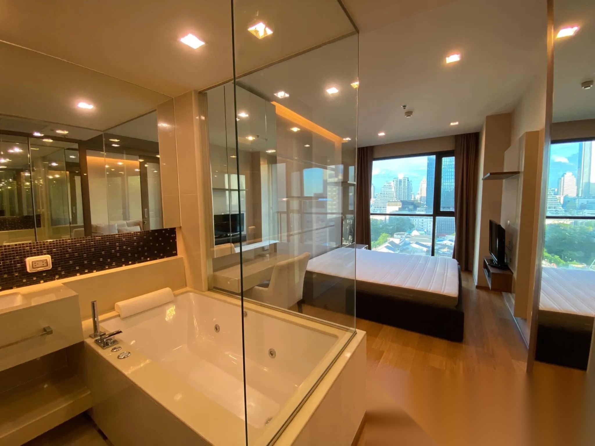 1 Bedroom Condo for sale at The Address Sathorn — photo 1