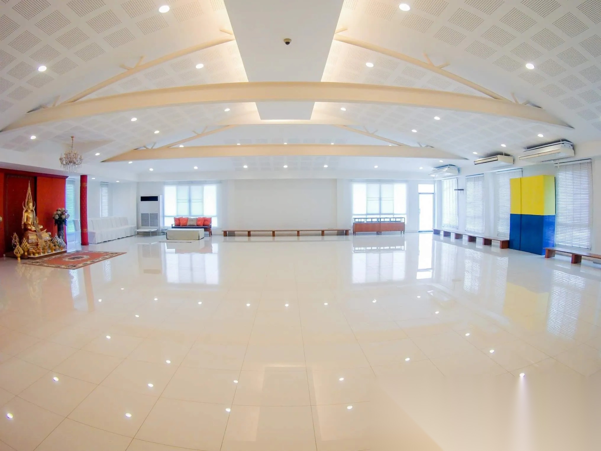 Spacious Multi-function Space next to BTS with Car Parks — photo 1