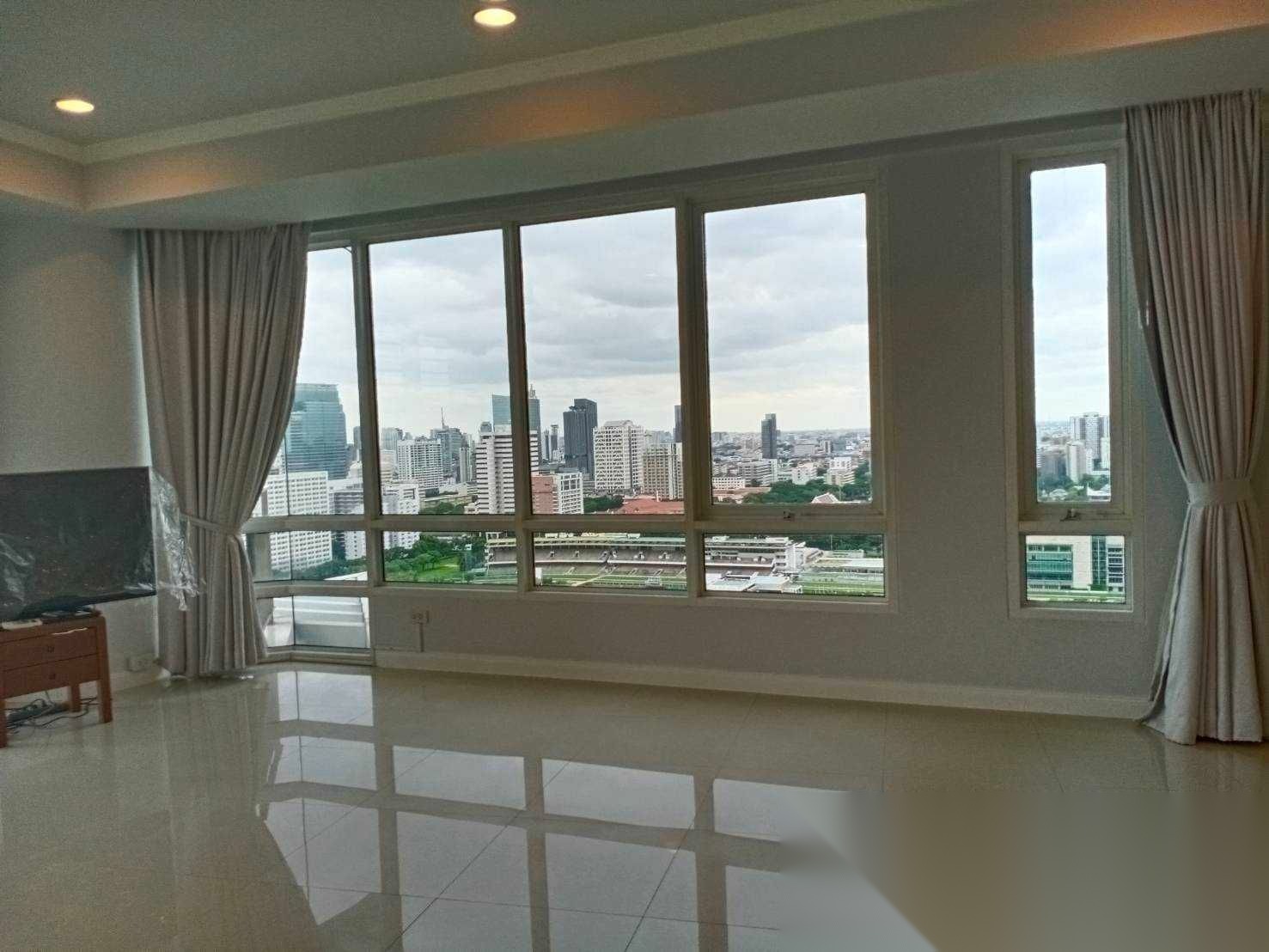 3 Bedroom Condo for sale at Baan Rajprasong [Leasehold] — photo 2