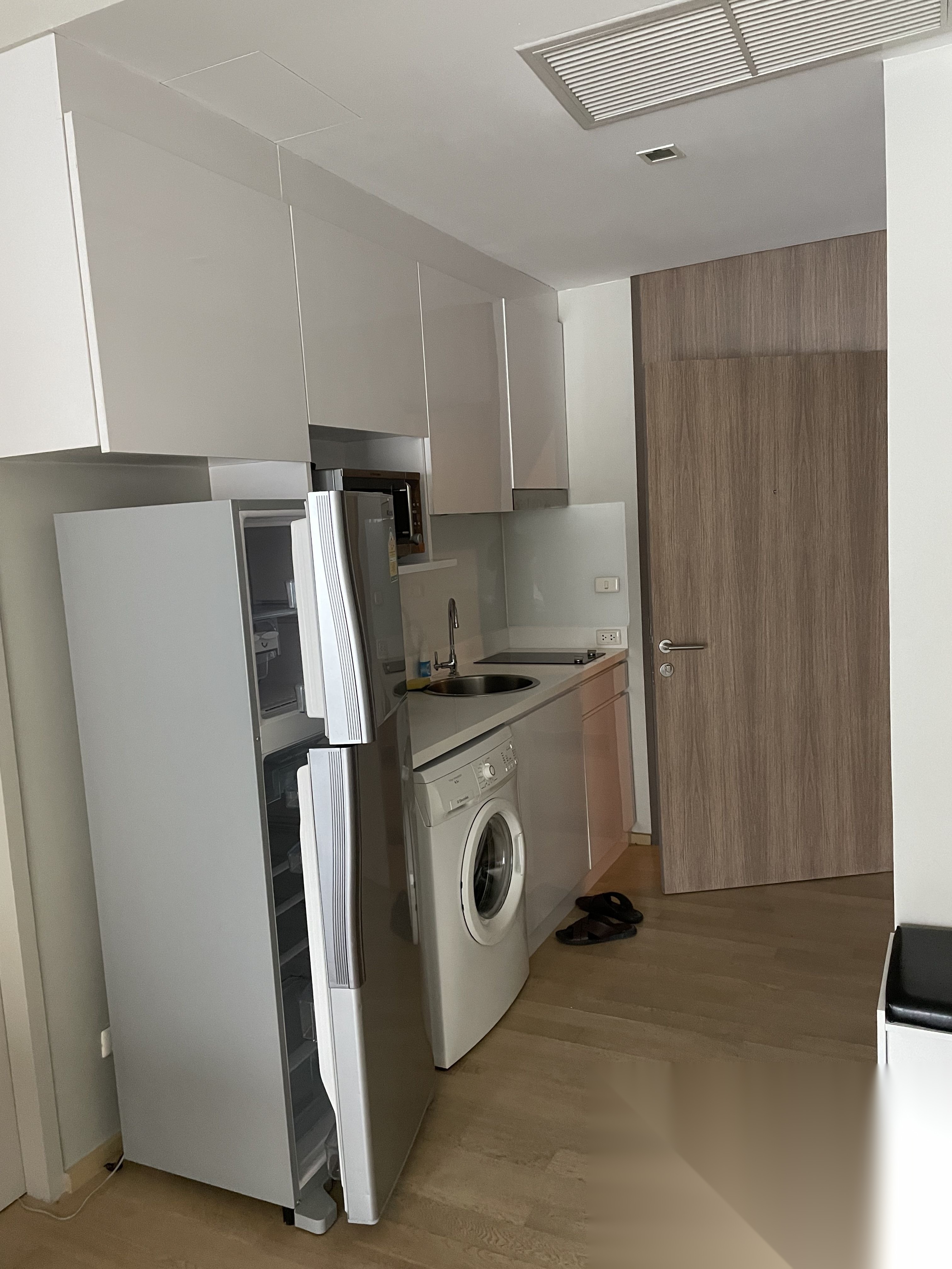 1 Bedroom Condo for sale at Noble Refine — photo 3
