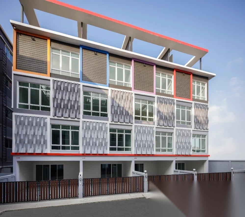 4 Bedroom Townhouse for sale at Hallmark 2Prestige — photo 1