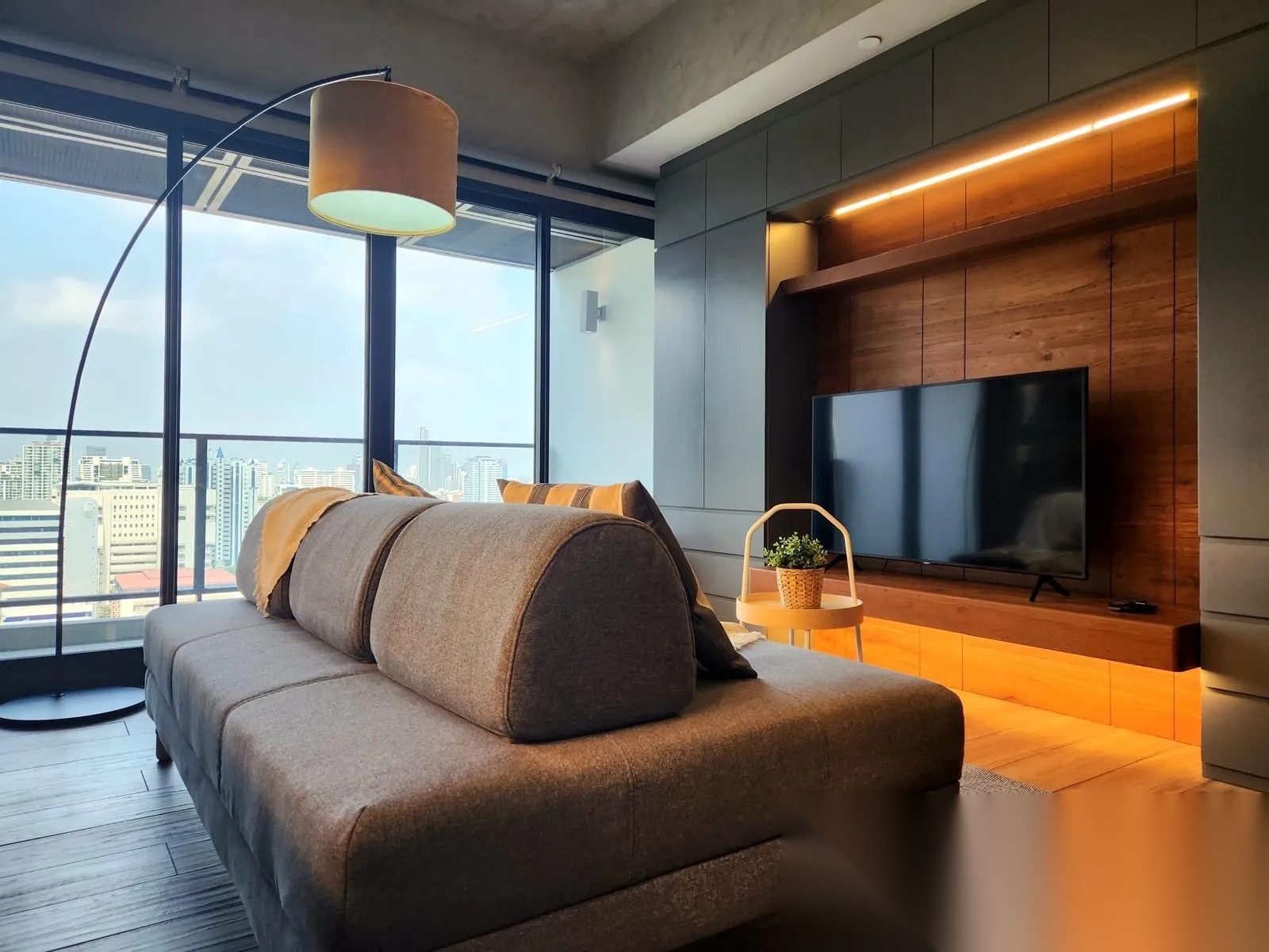 2 Bedroom Condo for sale at The Lofts Asoke — photo 2