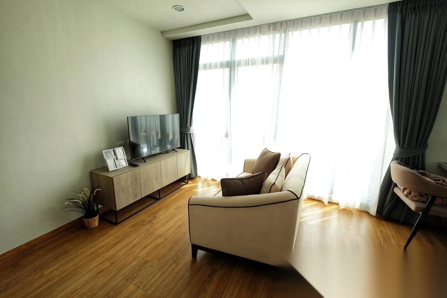 1 Bedroom Condo for sale at The Unique Ekamai-Ramintra — photo 2