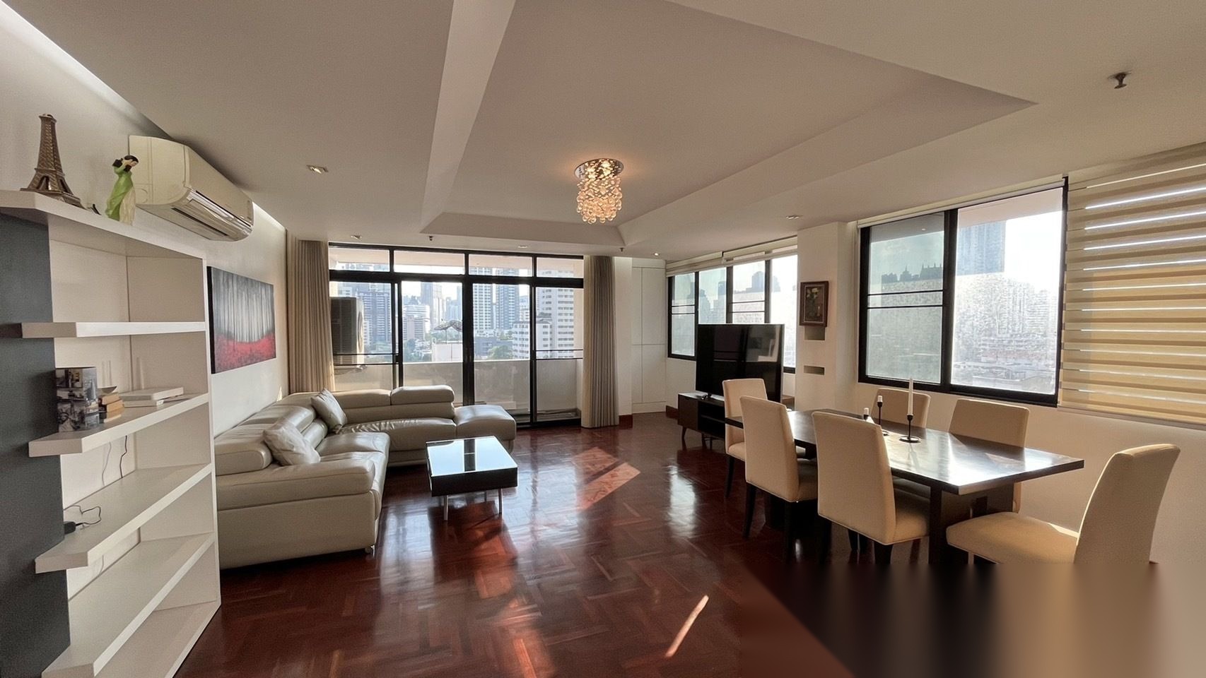 2 Bedroom Condo for sale at Baan Prompong — photo 2