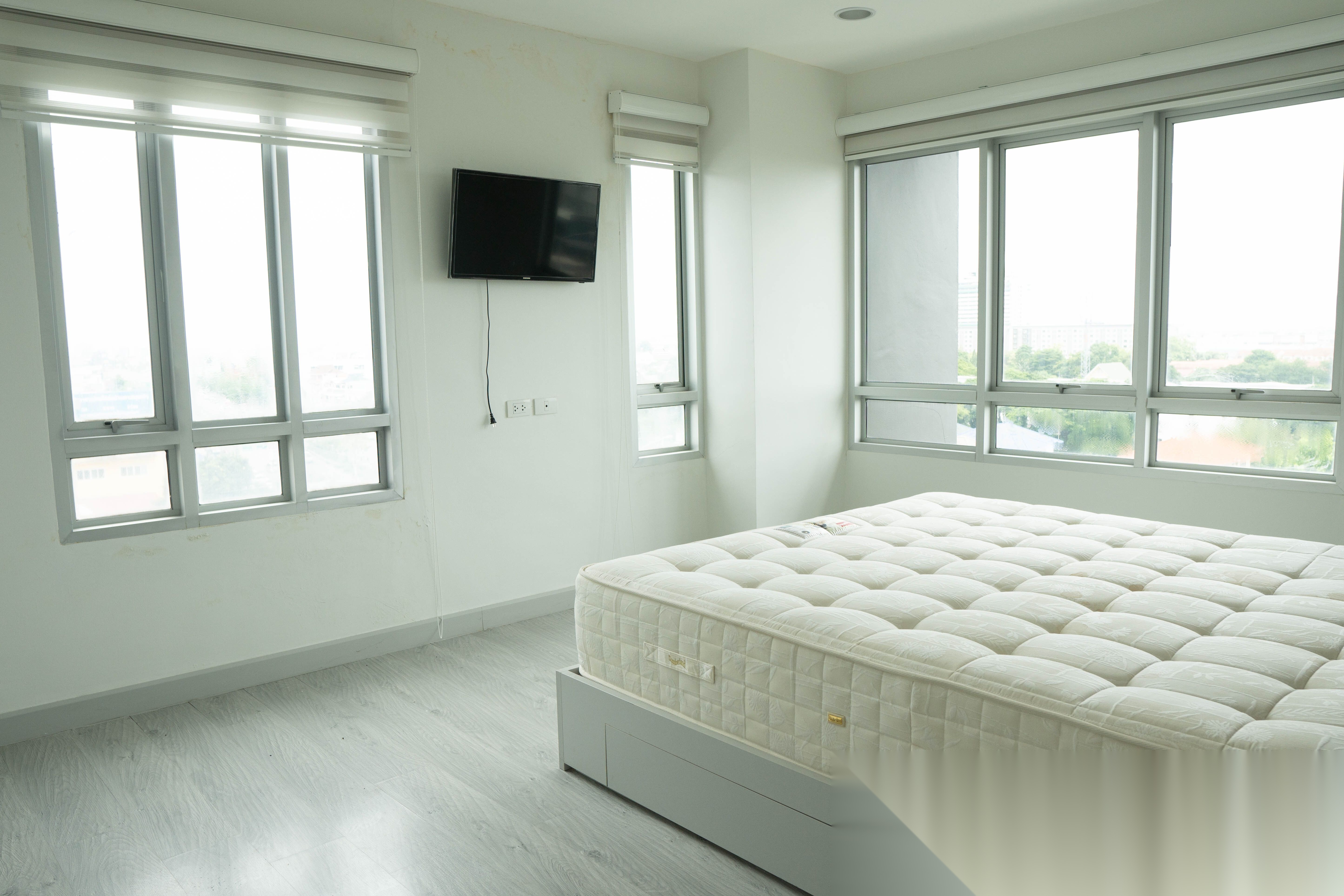3 Bedroom Condo for sale at Chambers Ramintra — photo 3