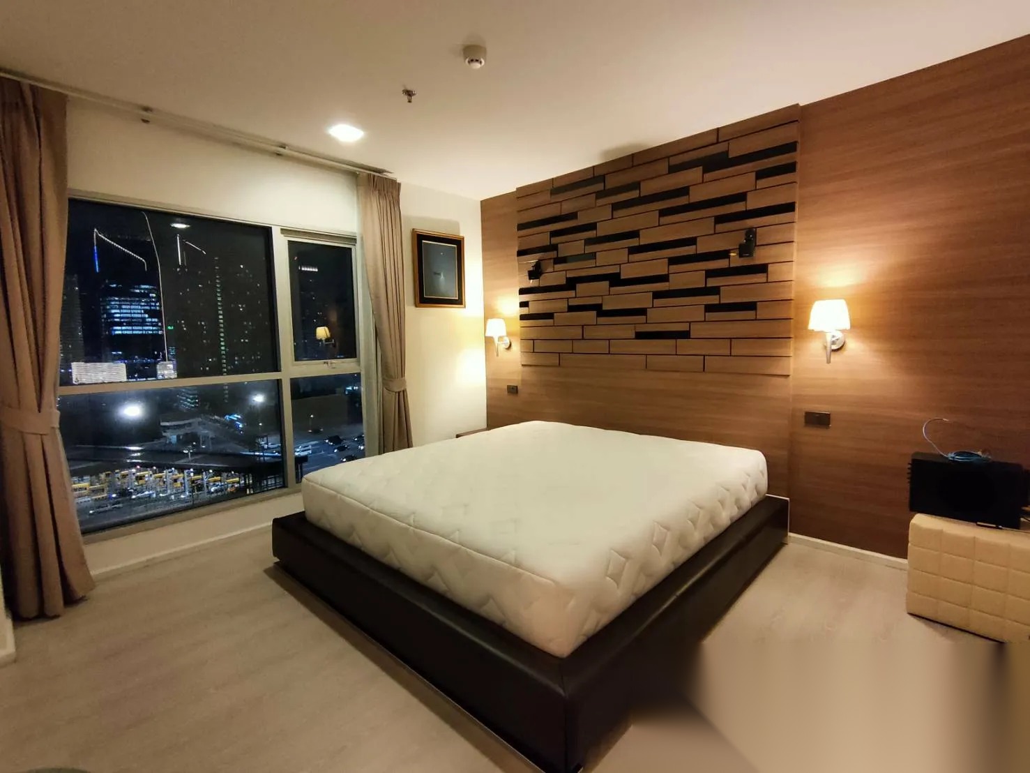 2 Bedroom Condo for sale at Aspire Rama 9 — photo 1