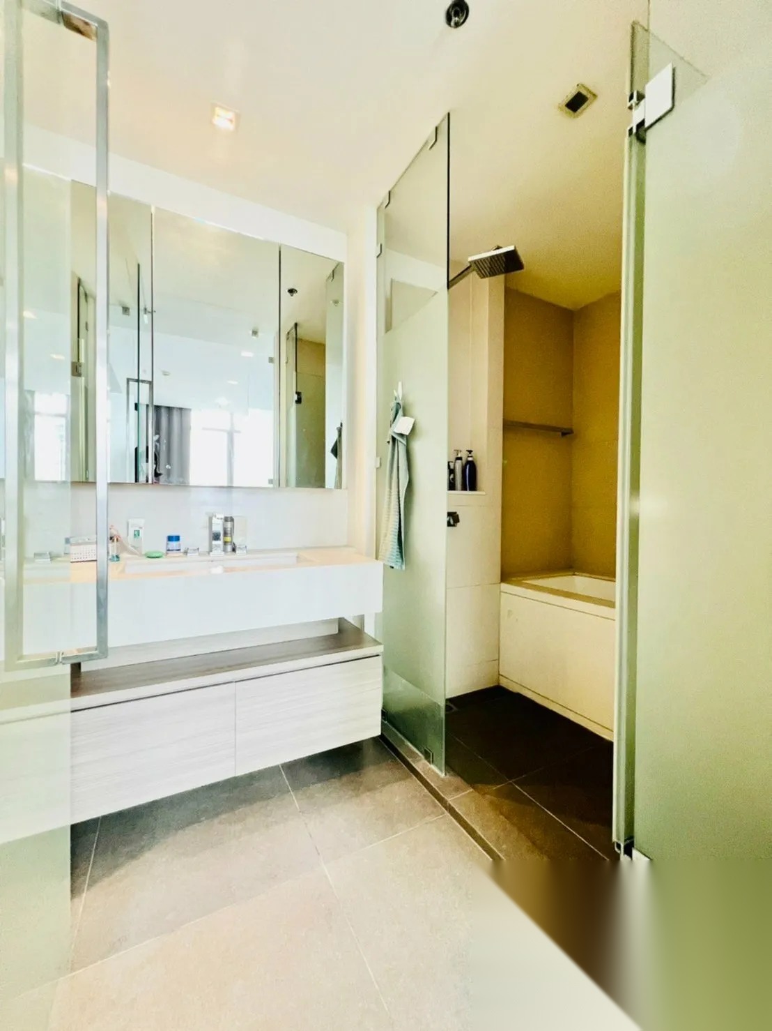 1 Bedroom Condo for sale at The River by Raimon Land — photo 3