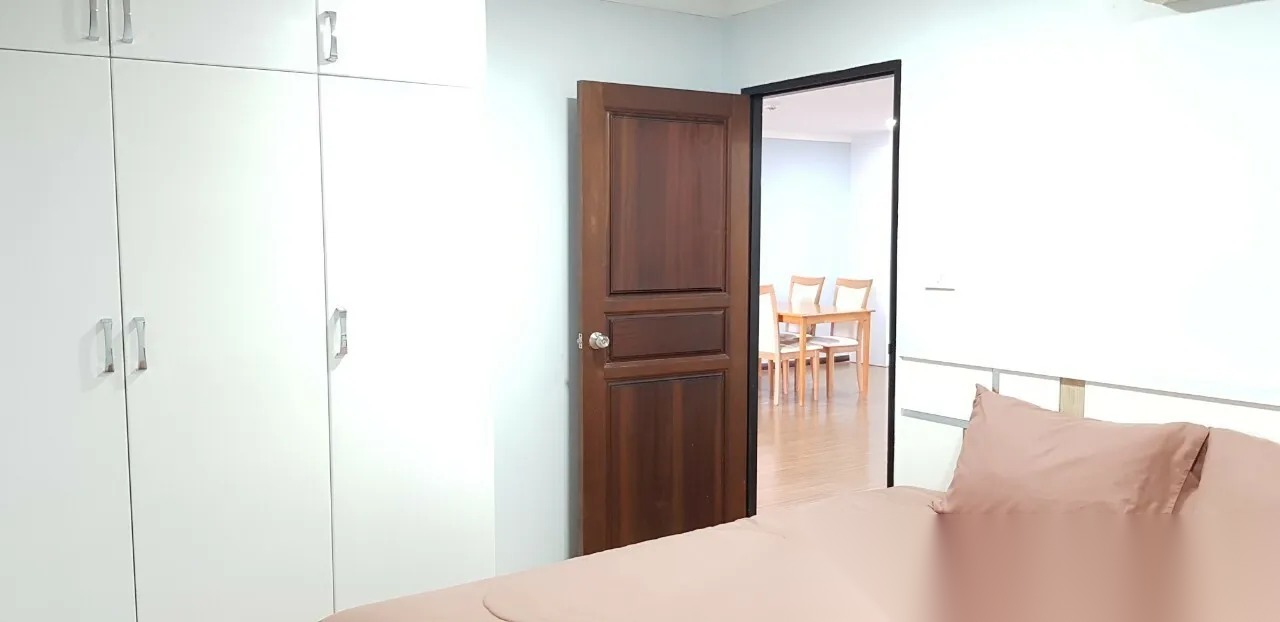 2 Bedroom Condo for sale at Supalai Place — photo 3