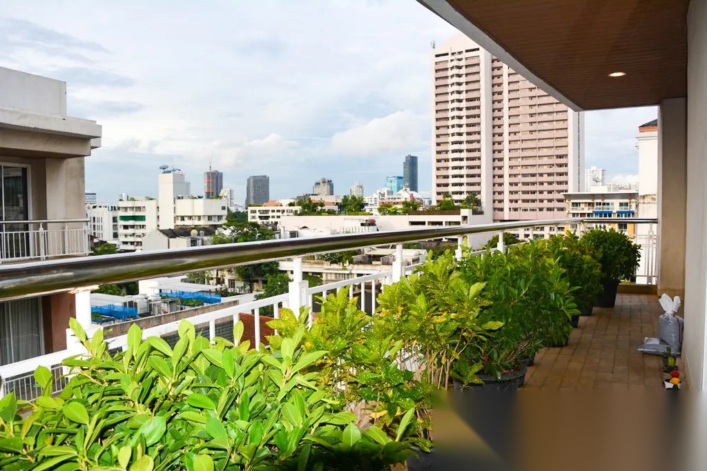 3 Bedroom Condo for sale at The Rise Sukhumvit 39 — photo 2