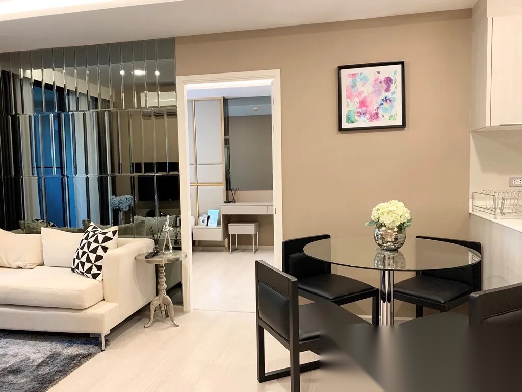2 Bedroom Condo for sale at Vtara Sukhumvit 36 — photo 2