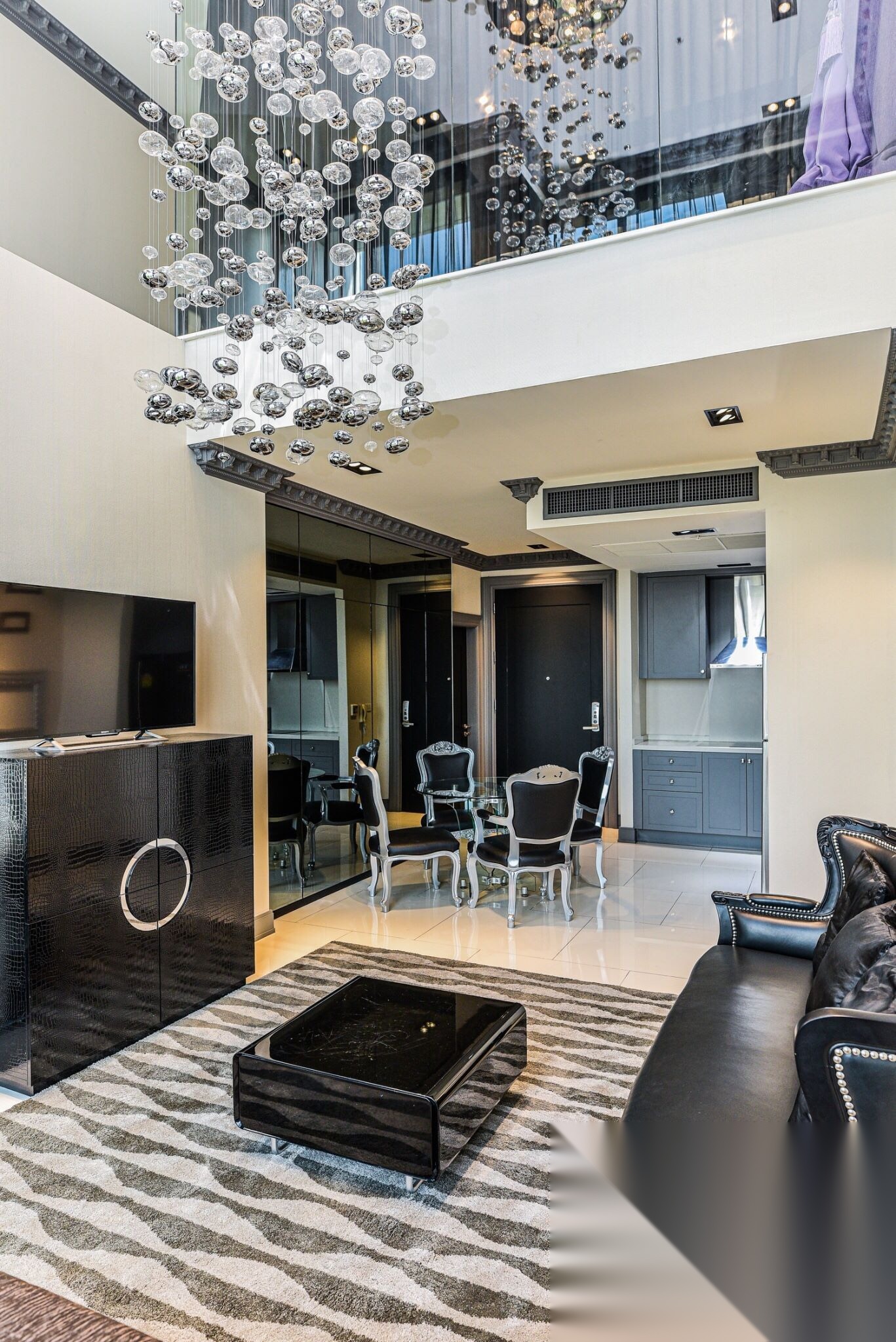 1 Bedroom Condo for sale at The Emporio Place — photo 2