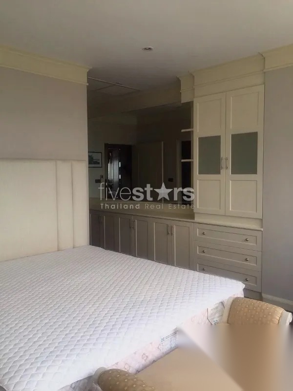 3 Bedroom Condo for sale at Royal River Place — photo 2