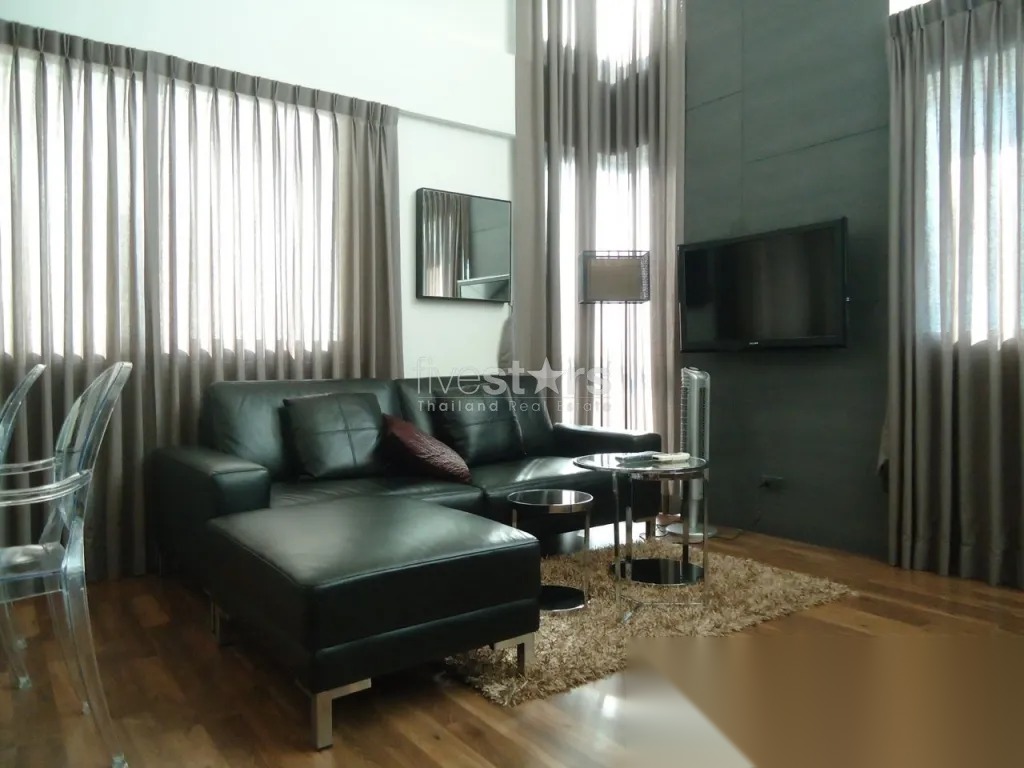 1 Bedroom Condo for sale at The Rajdamri [Leasehold] — photo 1