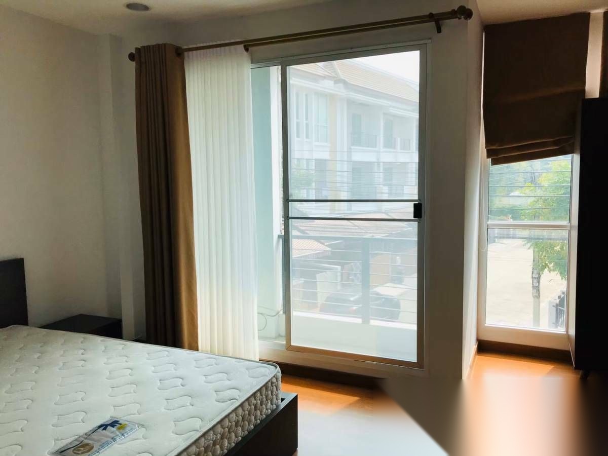 3 Bedroom Townhouse for sale at Ban Klang Mueang S-Sense Sathorn-Taksin 2 — photo 5
