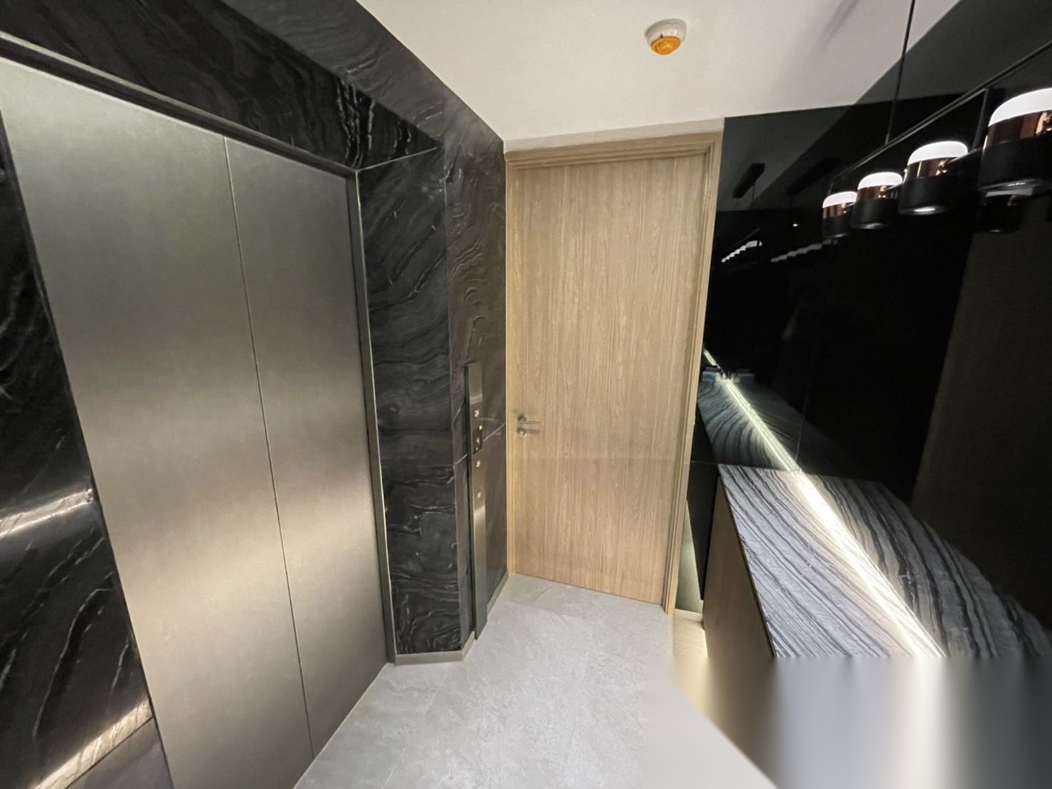 1 Bedroom Condo for sale at 168 Sukhumvit 36 — photo 2
