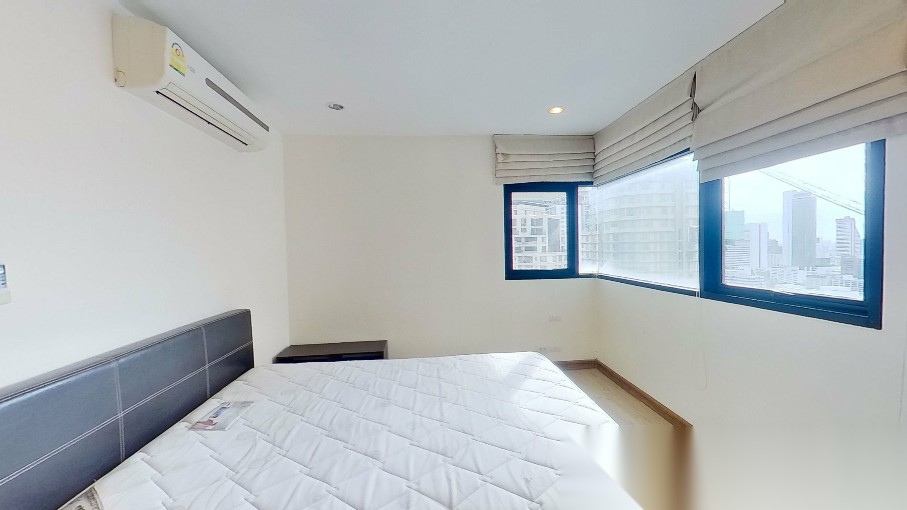 1 Bedroom Condo for sale at Sathorn Gardens — photo 4
