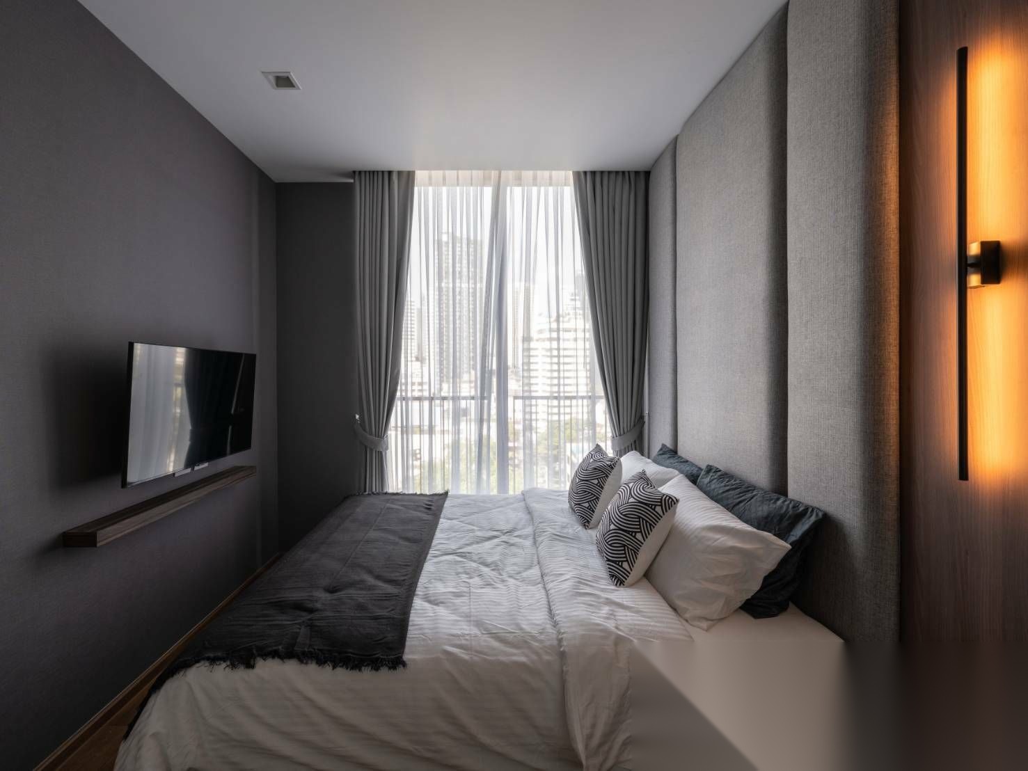 1 Bedroom Condo for sale at Noble BE33 — photo 1
