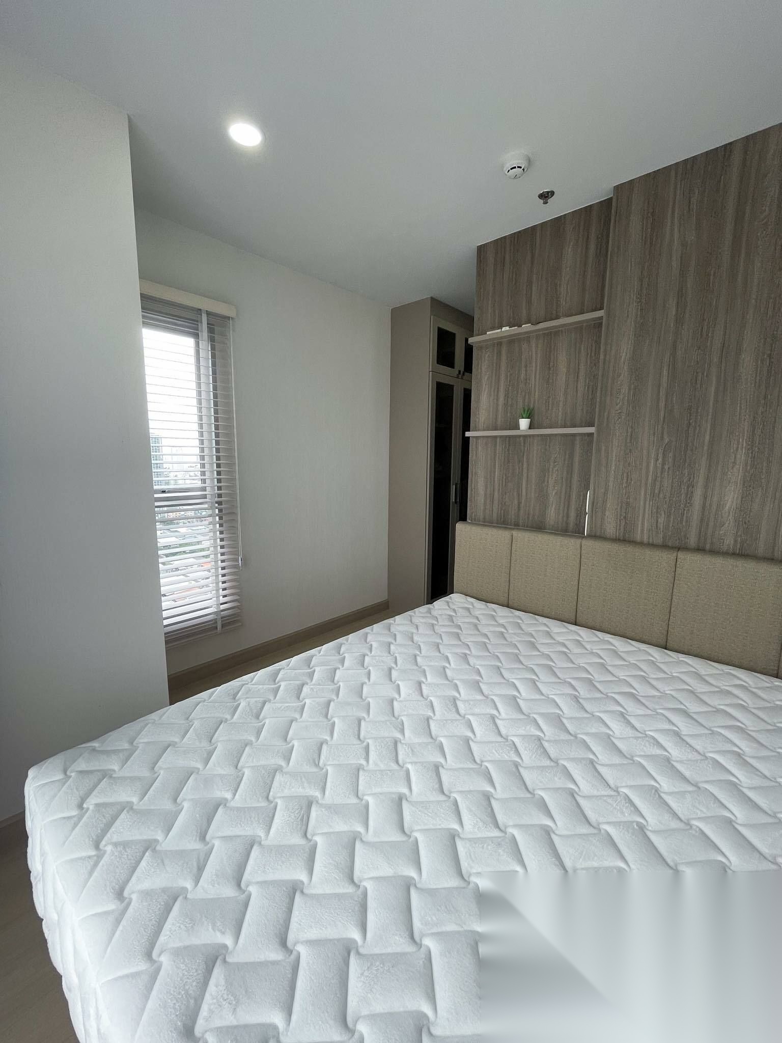 Studio Condo for sale at Supalai Park Talat Phlu Station — photo 1