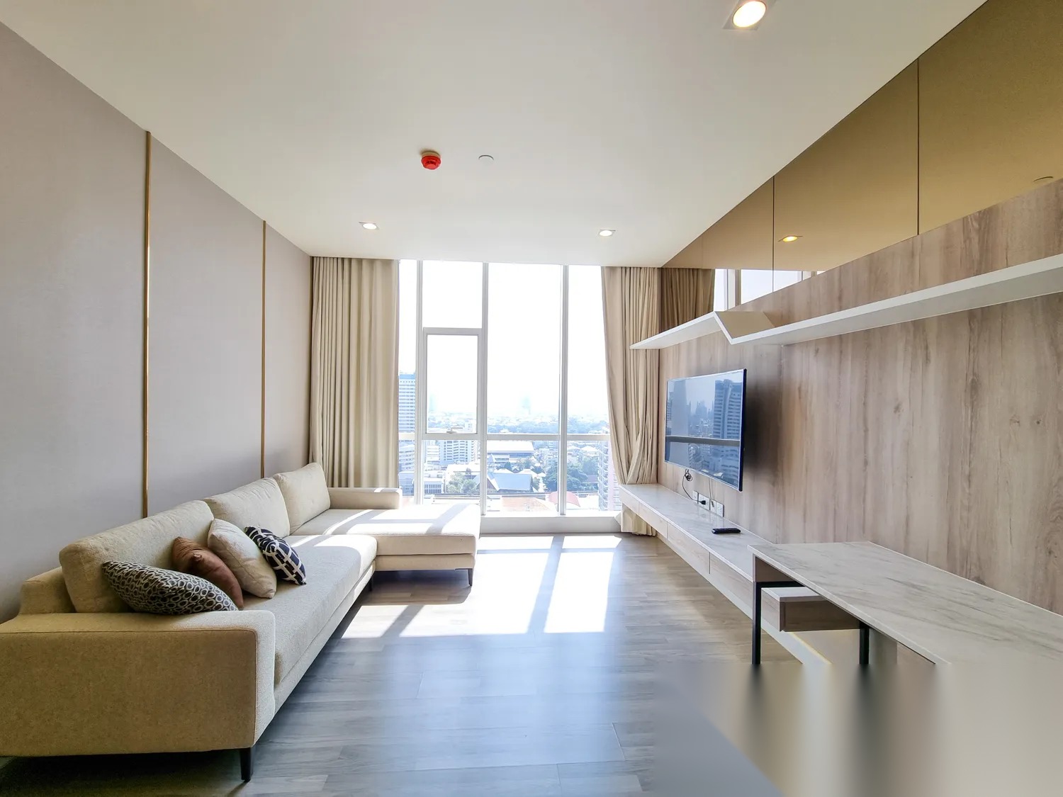 2 Bedroom Condo for sale at The Room Sathorn-TanonPun — photo 3