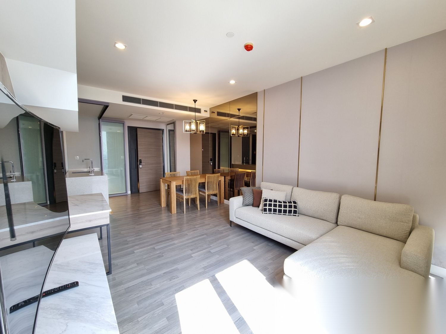 2 Bedroom Condo for sale at The Room Sathorn-TanonPun — photo 4