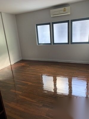 4 Bedroom Townhouse for sale at Prommitr Villa — photo 1