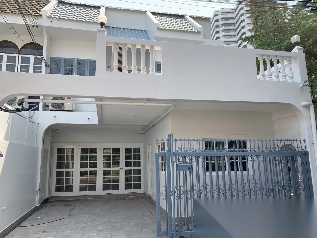 4 Bedroom Townhouse for sale at Prommitr Villa — photo 2