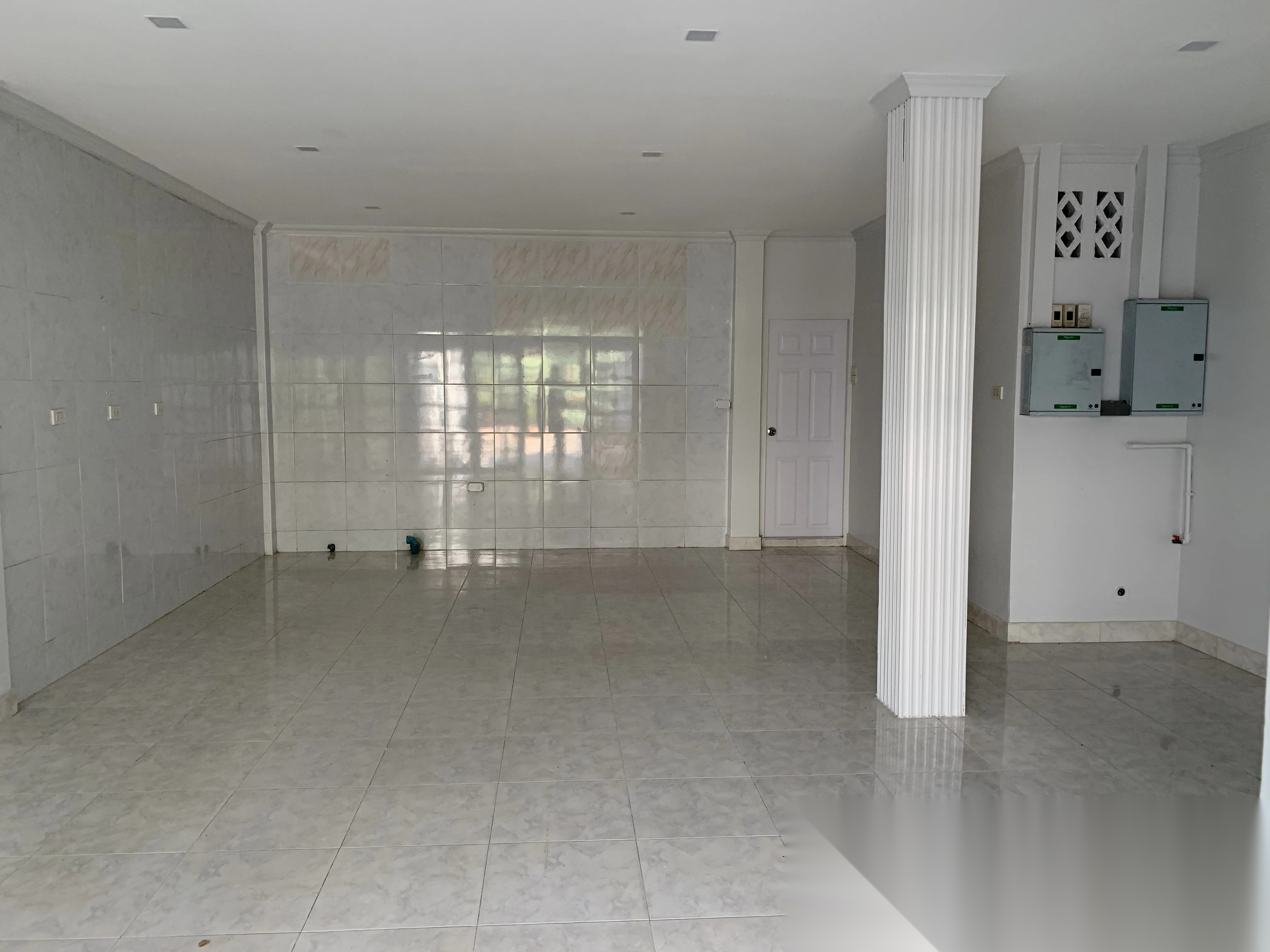 4 Bedroom Townhouse for sale at Prommitr Villa — photo 4