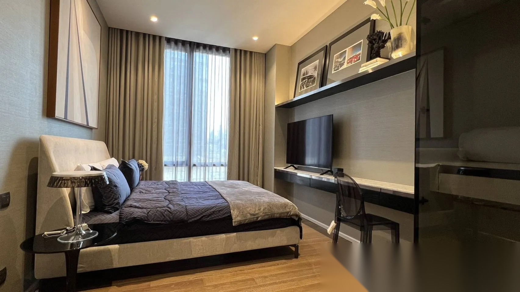 1 Bedroom Condo for sale at Muniq Langsuan — photo 5