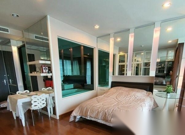Studio Condo for sale at The Address Chidlom — photo 1