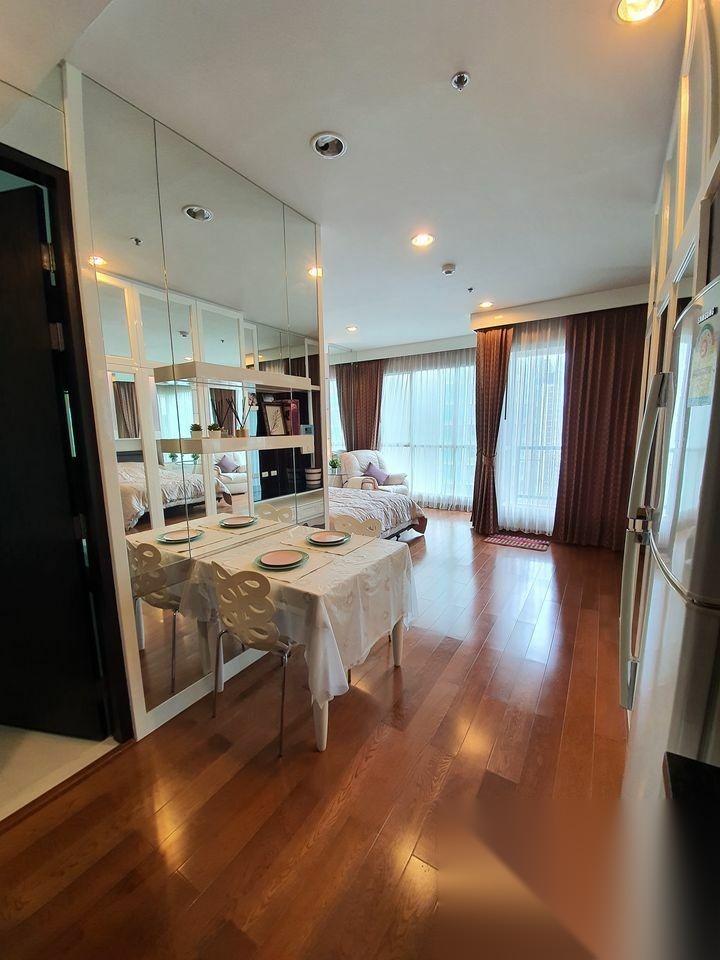 Studio Condo for sale at The Address Chidlom — photo 3