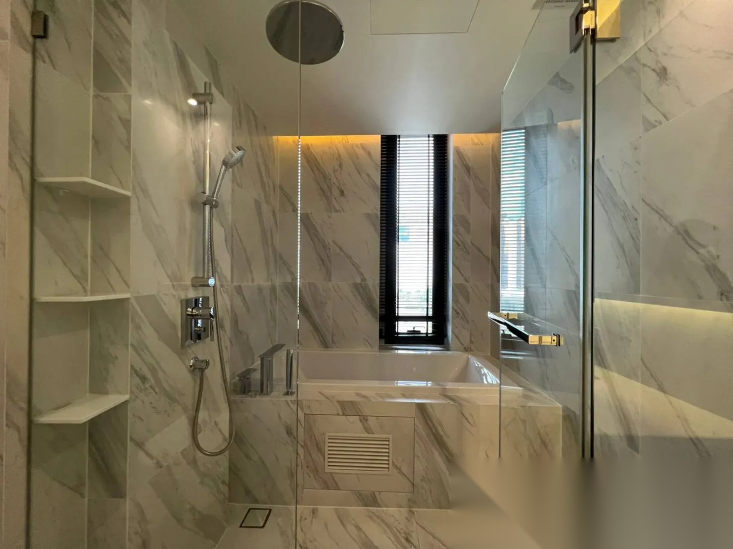 2 Bedroom Condo for sale at Muniq Sukhumvit 23 — photo 5