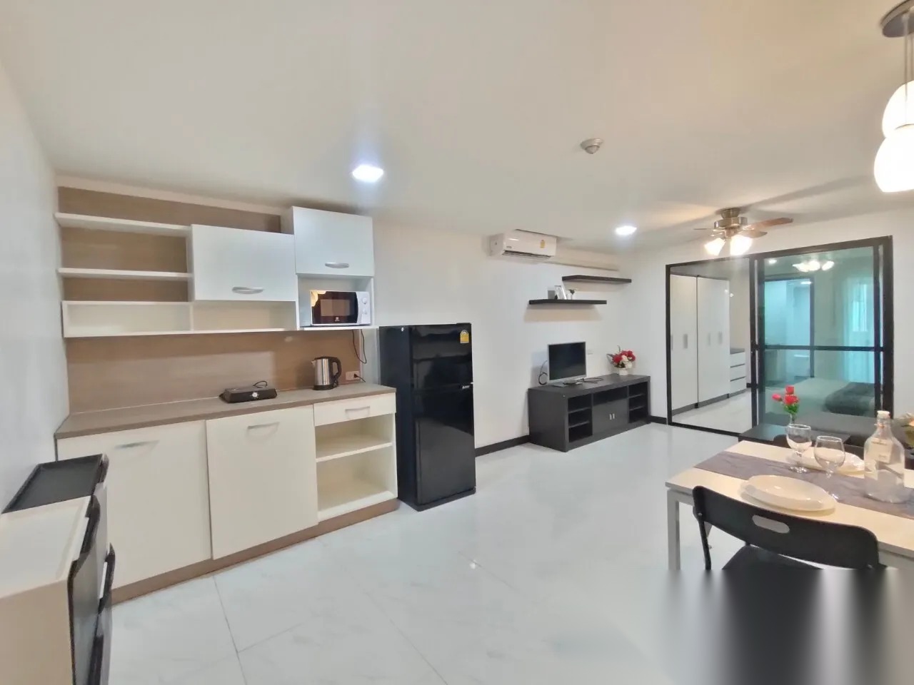 1 Bedroom Condo for sale at ITF Silom Palace — photo 3