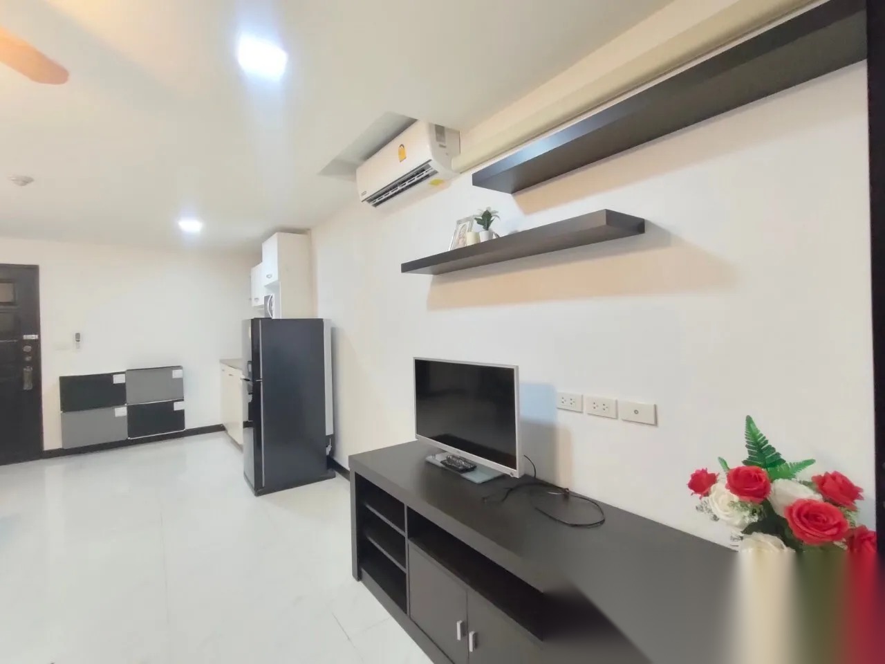 1 Bedroom Condo for sale at ITF Silom Palace — photo 4