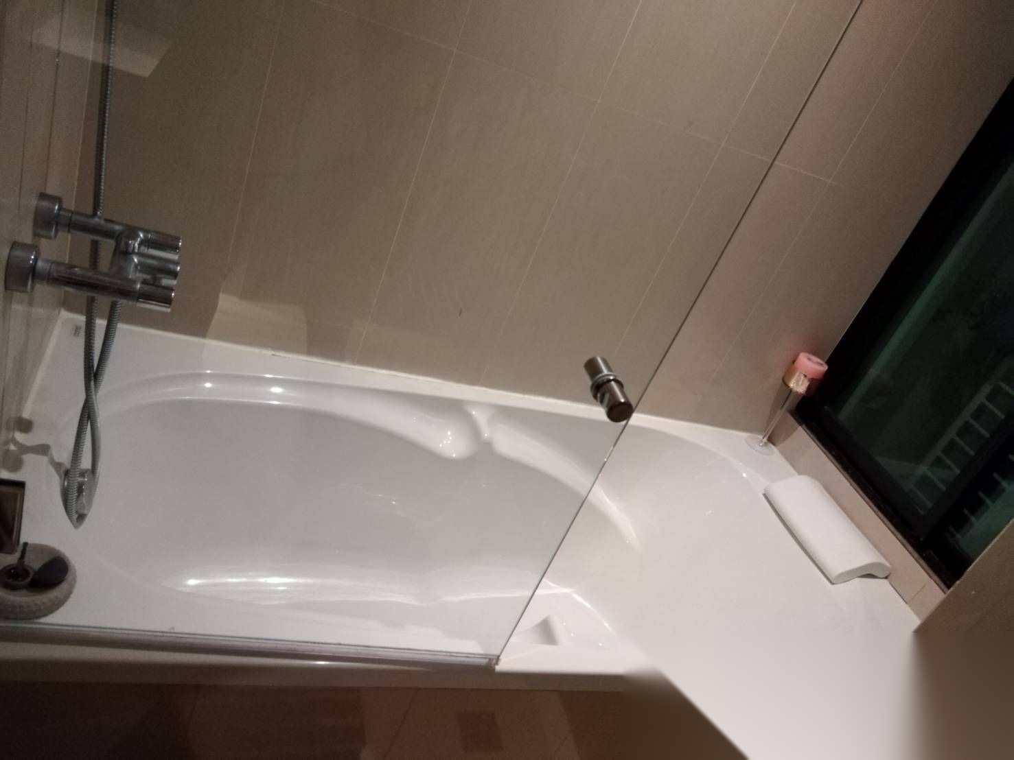 2 Bedroom Condo for sale at Sathorn Gardens — photo 5