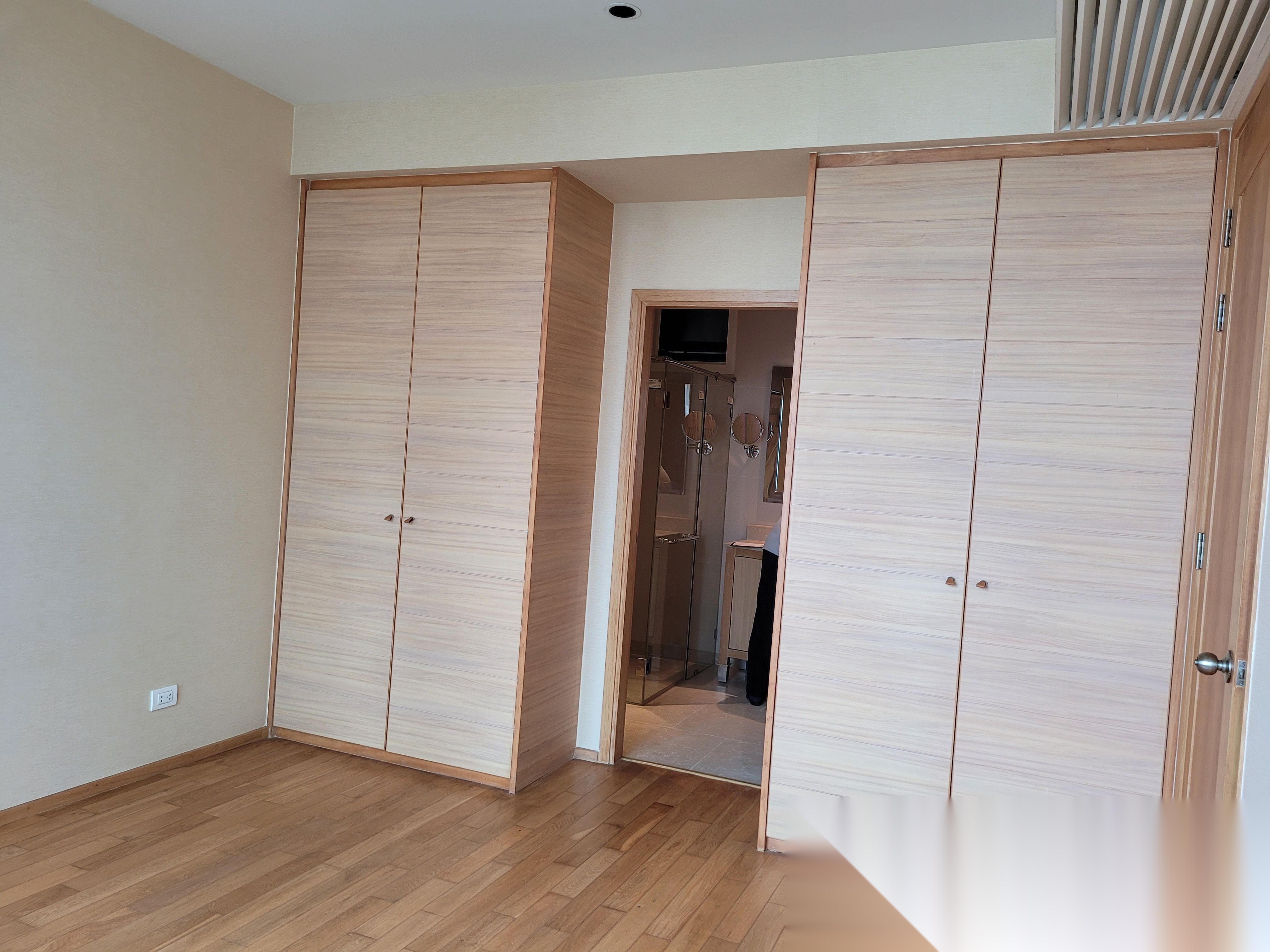 1 Bedroom Condo for sale at The Empire Place — photo 5
