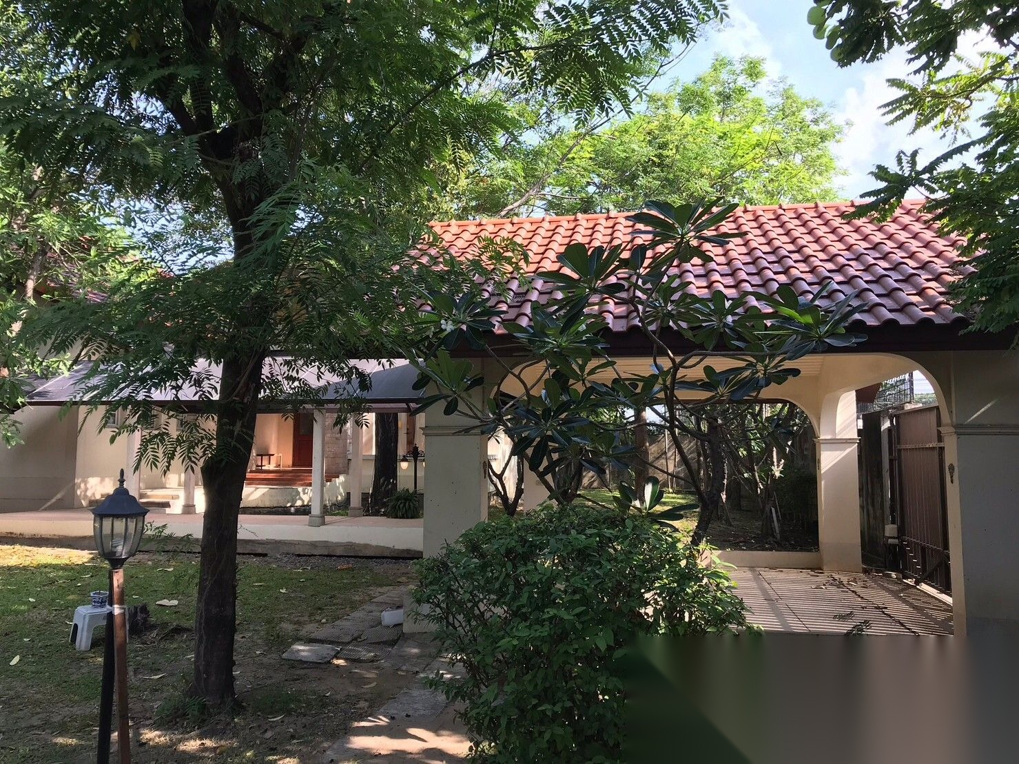Single Storey House with a Spacious Courtyard for Sale in Punnawithi — photo 4