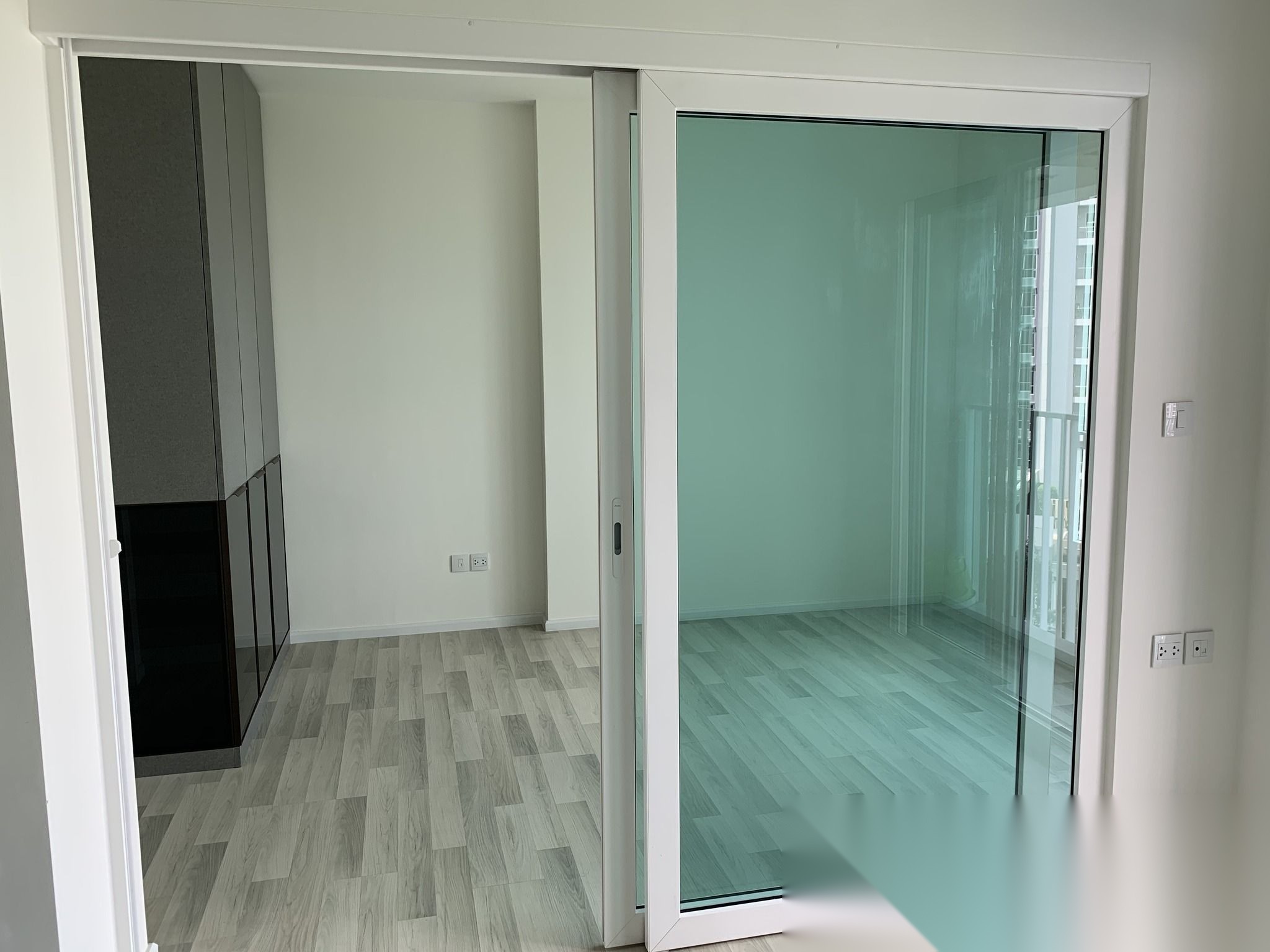 1 Bedroom Condo for sale at The Key Sathorn-Charoenraj — photo 2