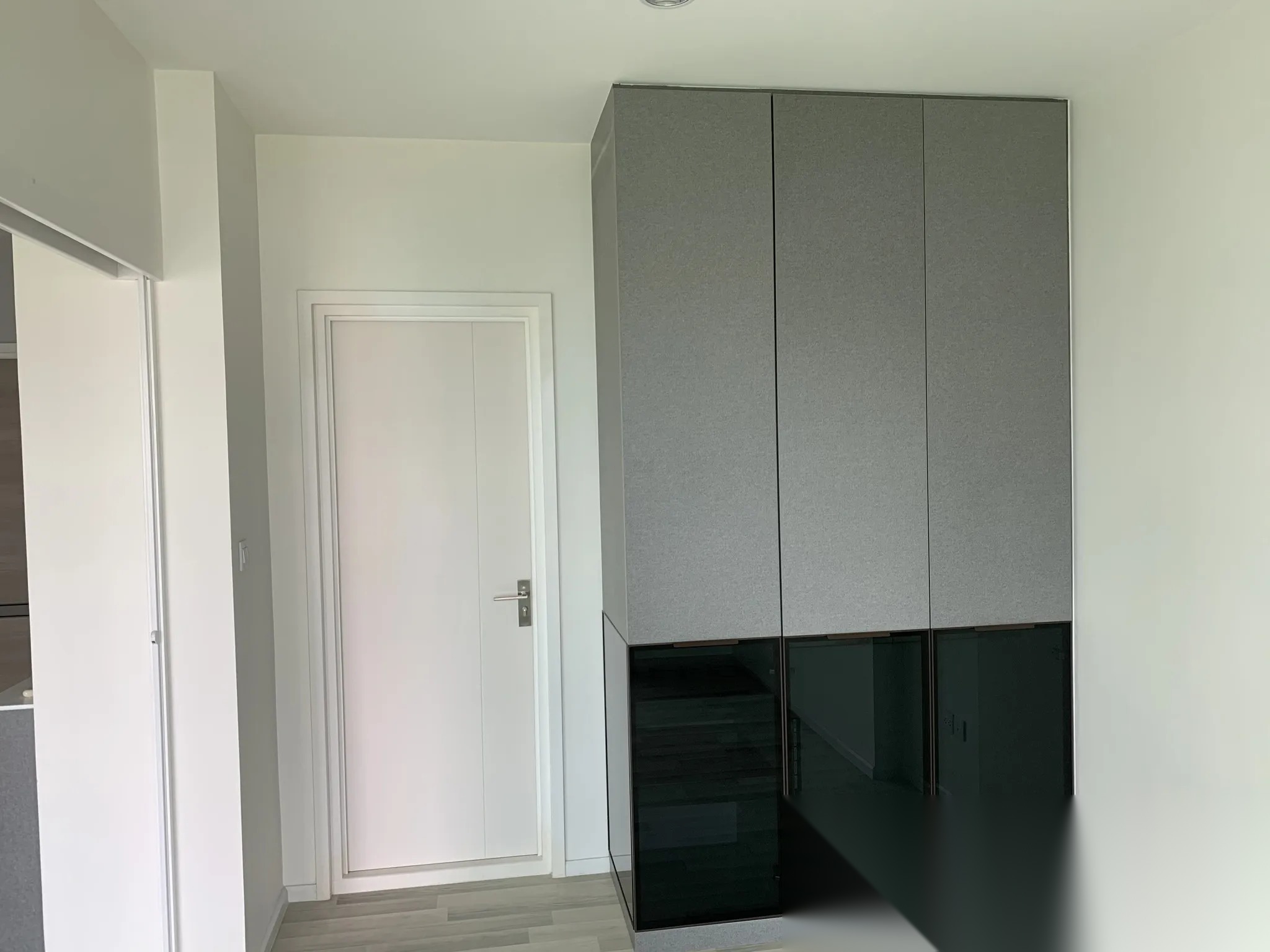 1 Bedroom Condo for sale at The Key Sathorn-Charoenraj — photo 3