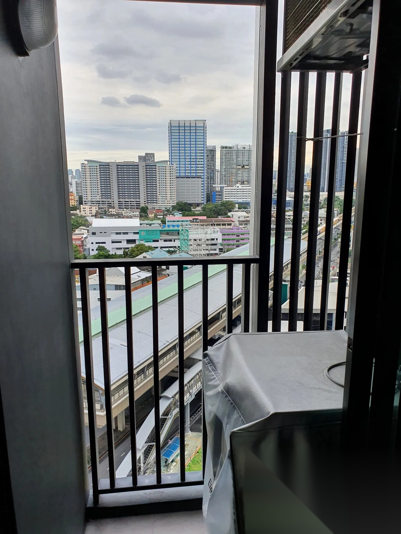 1 Bedroom Condo for sale at KnightsBridge Prime Ratchayothin — photo 5