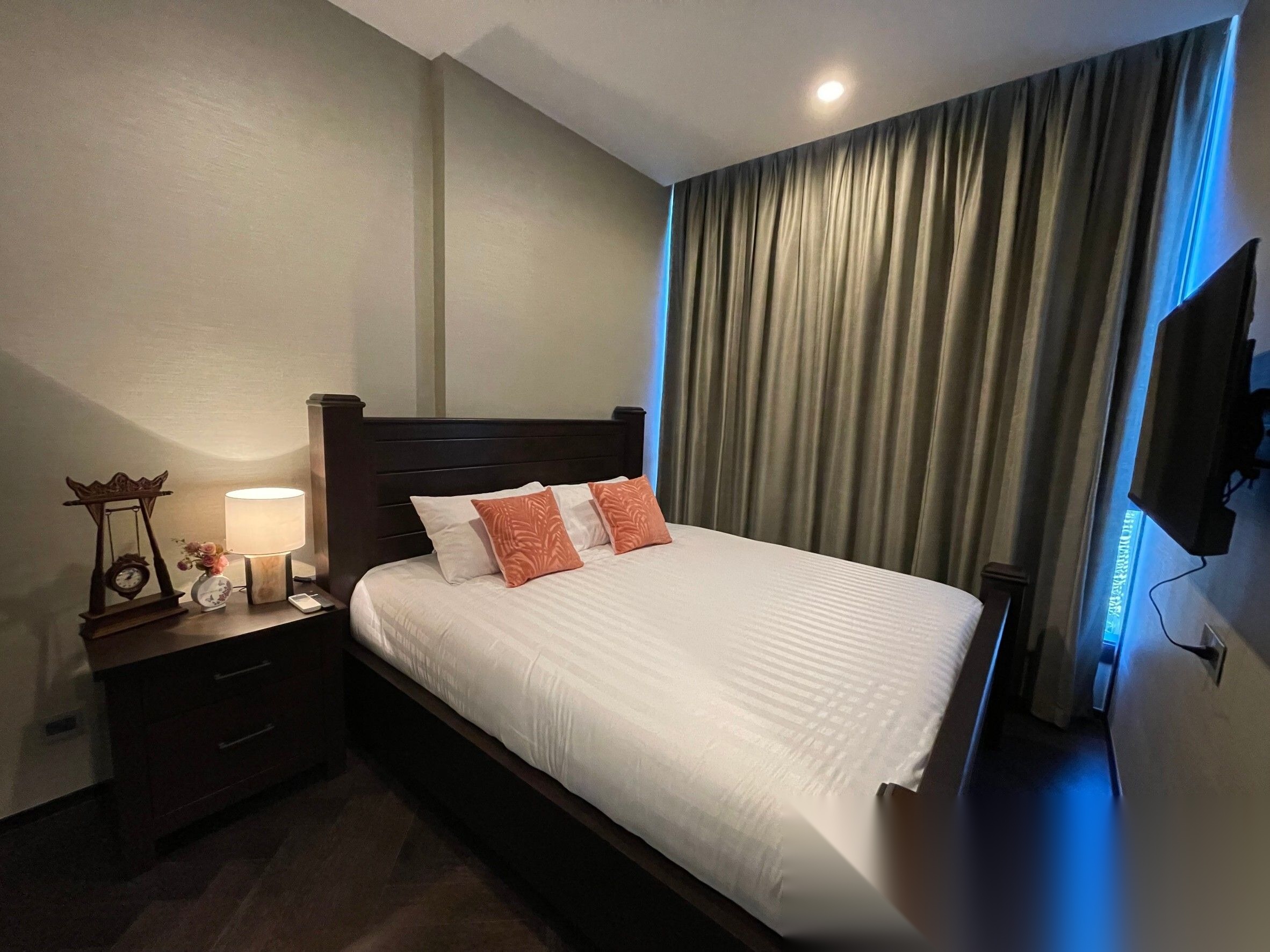 1 Bedroom Condo for sale at The Esse Sukhumvit 36 — photo 4