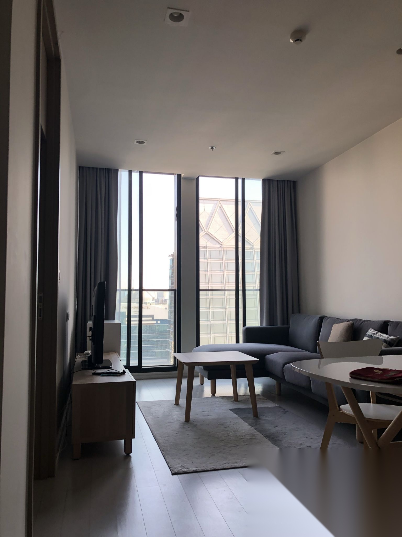 1 Bedroom Condo for sale at Noble Ploenchit — photo 1