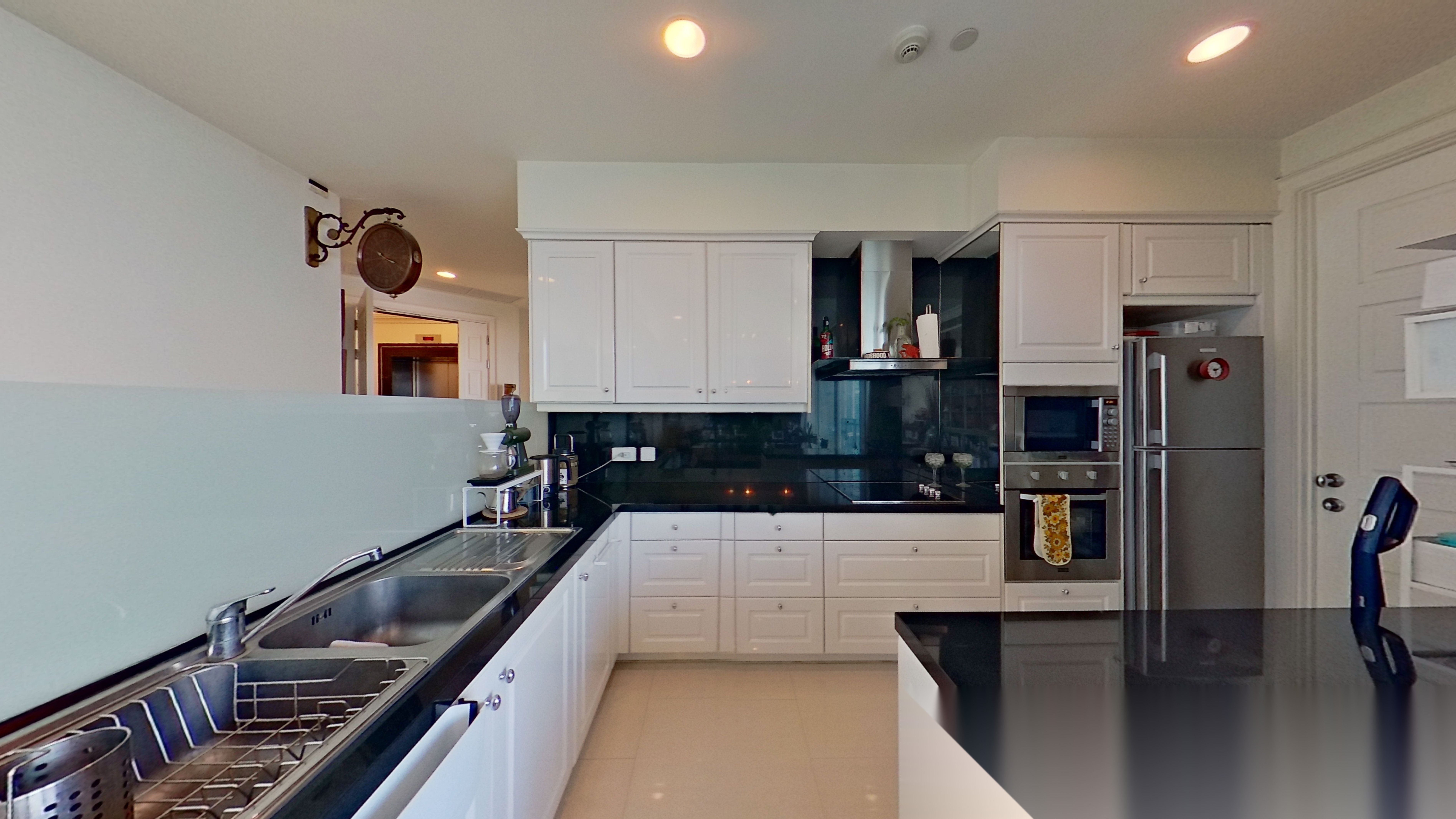 2 Bedroom Condo for sale at Royce Private Residences — photo 5