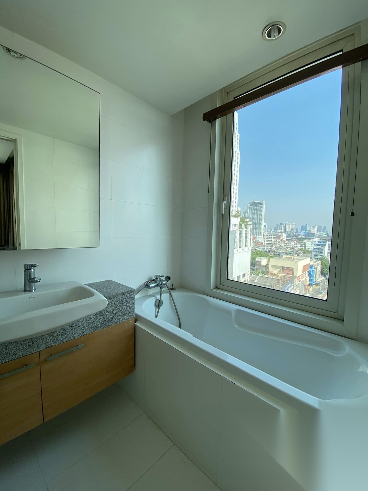 2 Bedroom Condo for sale at Manhattan Chidlom — photo 5