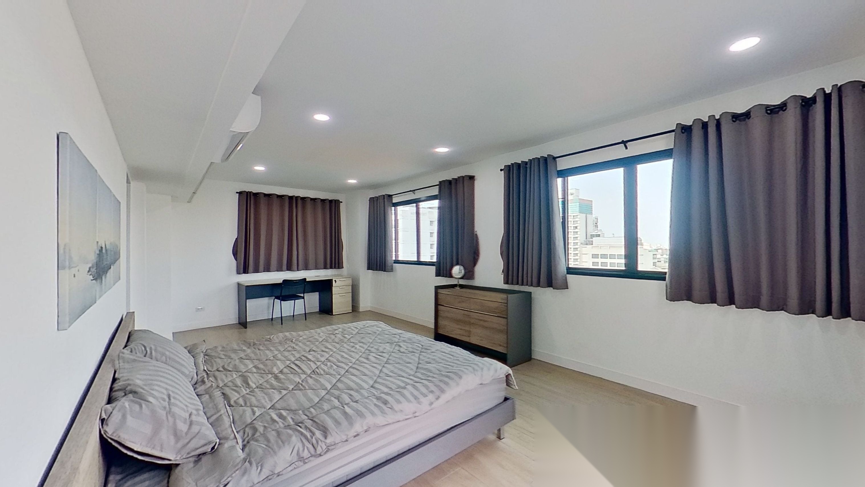 3 Bedroom Condo for sale at Family Condominium — photo 5