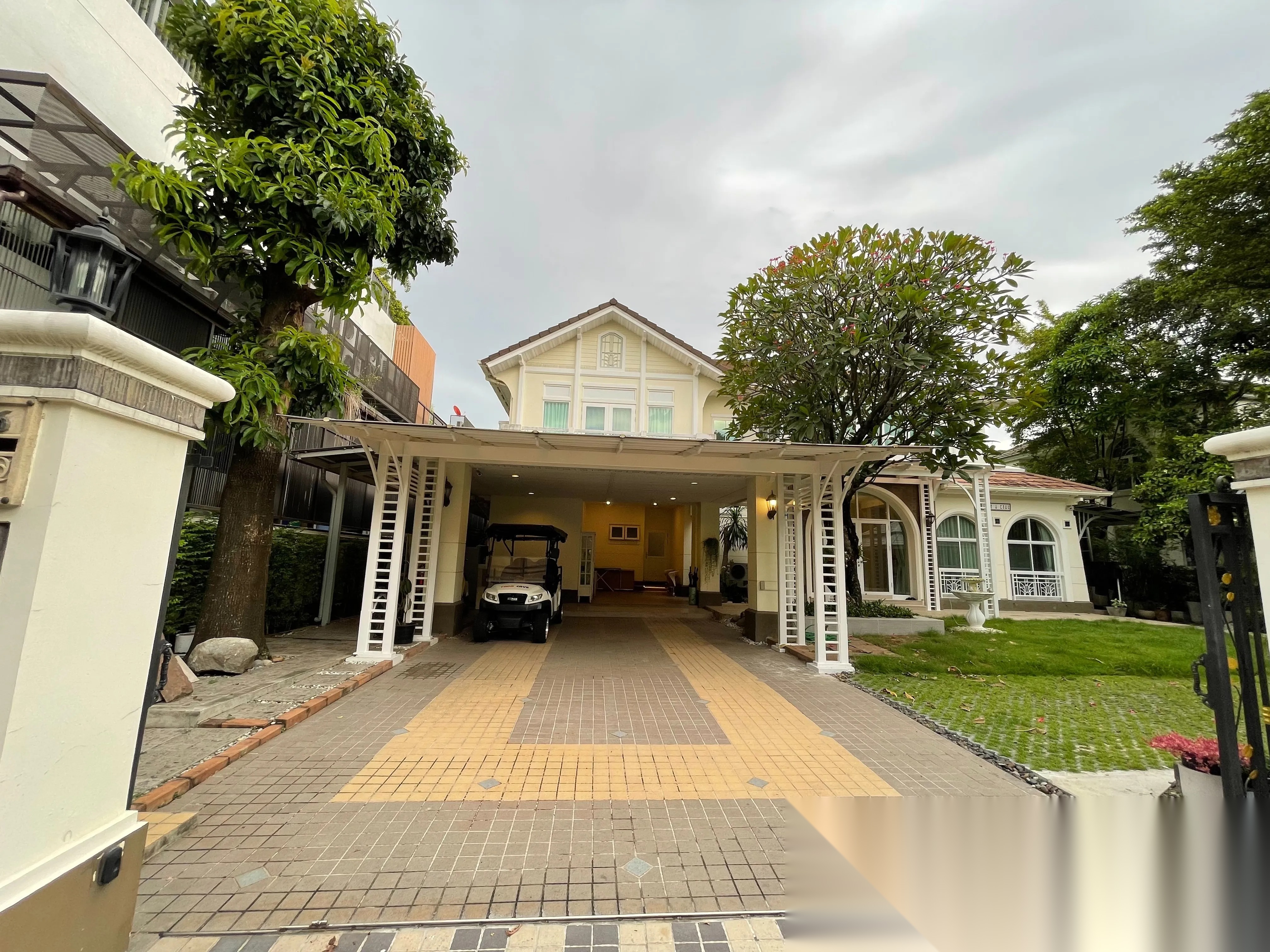 3 Bedroom House for sale at Perfect Masterpiece Ekamai-Ramintra — photo 2
